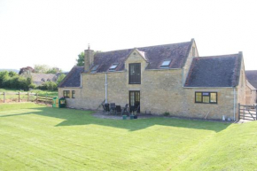 Field House, 6 Plus 2 Person Property